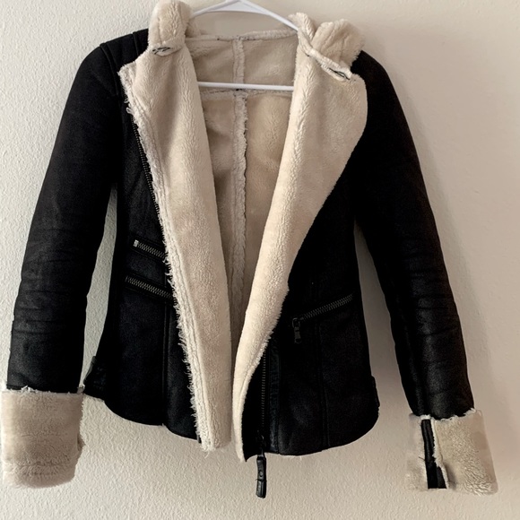 Beautiful black jacket with fur - Picture 2 of 7